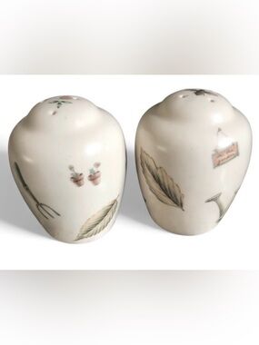 Pfaltzgraff Naturewood Salt & Pepper Shakers